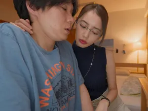 "Cô này tên Đỗ Bích Ngọc sn1990 quê Hạ Long Quảng Ninh hiện tại đang sinh sống và làm việc ở Hà Nội hiện đang nợ tôi một khoản tiền và Giờ cô ấy đã chặn hết mọi liên lạc với tôi và bùng tiền tôi, số tiền tuy không nhiều nhưng đó là những gì mà tôi đã cố gắng bao năm nay mà giờ cô ta lại đối xử với tôi nv, giờ tôi sẽ cho mọi thứ ra cho mọi người thấy bộ mặt của cô ta là Thạc Sĩ tâm lý học"