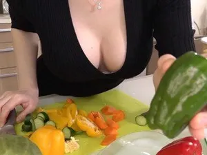 Yui Nagase sống cùng bạn trai...