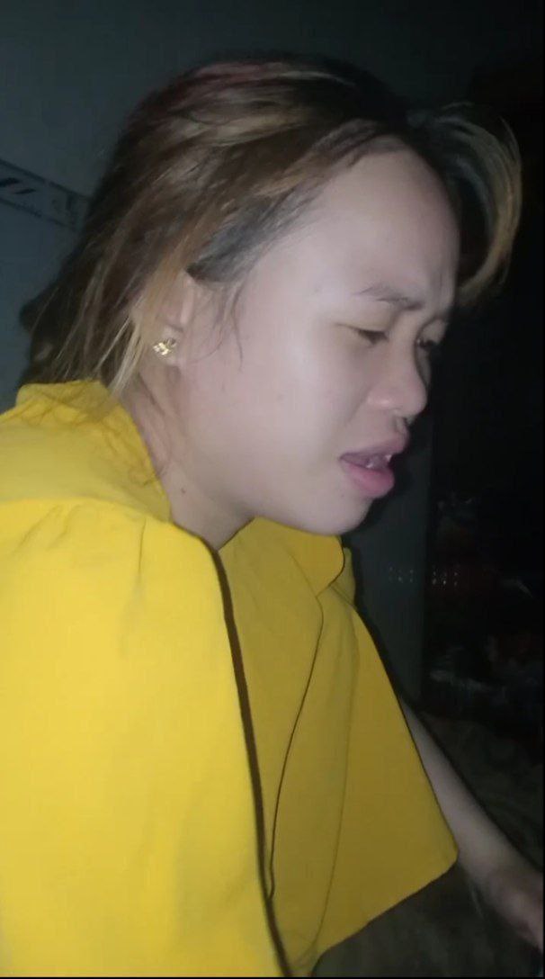 Bố ơi lồn con nóng bỏng vì tinh trùng rồi